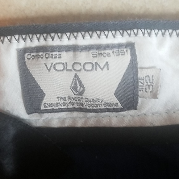Men's Volcom golf shorts - Picture 4 of 7